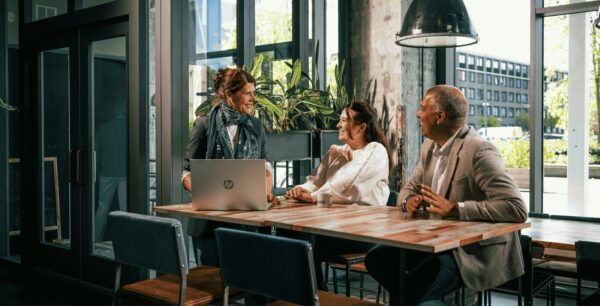 Collega's in overleg